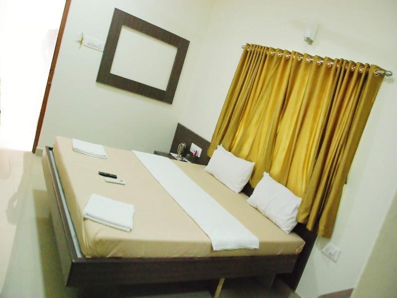 Hotel Pon Amutha Karur  Exterior photo